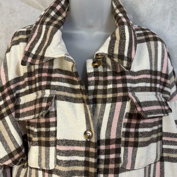 Winners knee length Shacket, Size Large, 3 for $25 - Picture 2 of 9